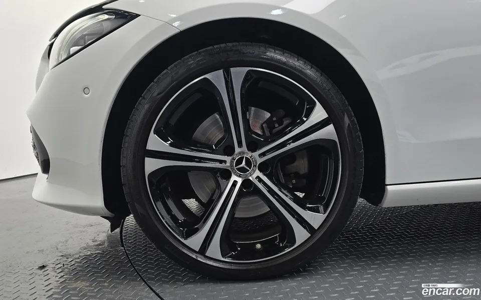 Mercedes-Benz C-Class C300 4MATIC 2023 — миниатюра 5