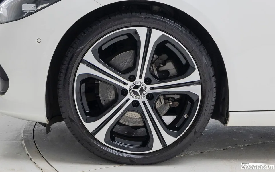 Mercedes-Benz C-Class C300 4MATIC 2024 — миниатюра 5