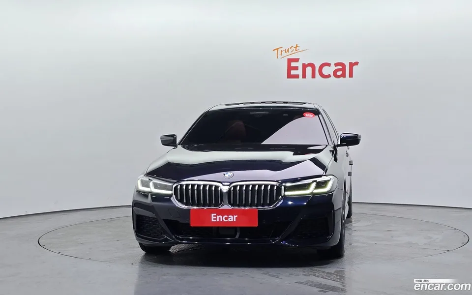 BMW 5 Series 520i M 2022 — миниатюра 3