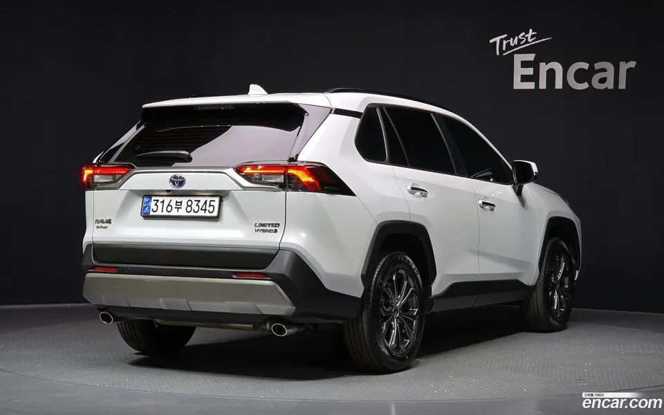 Toyota RAV4 2.5 4WD LTD 2024 — миниатюра 2