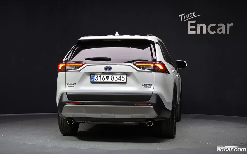 Toyota RAV4 2.5 4WD LTD 2024 — миниатюра 4
