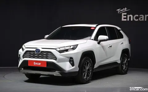 Toyota RAV4 2024 купить в Москве