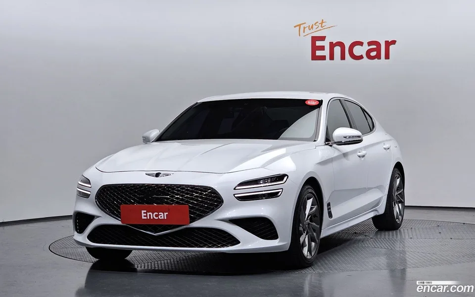 Genesis G70 2.0T 2WD 2023 — фото 1, купить с доставкой в Москву