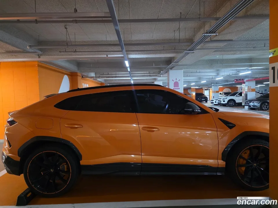 Lamborghini Urus 4.0 V8 2022 — миниатюра 2