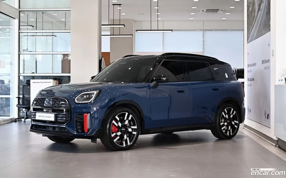 MINI Cooper S Countryman ALL4 JCW 2025 — фото 1, купить с доставкой в Москву