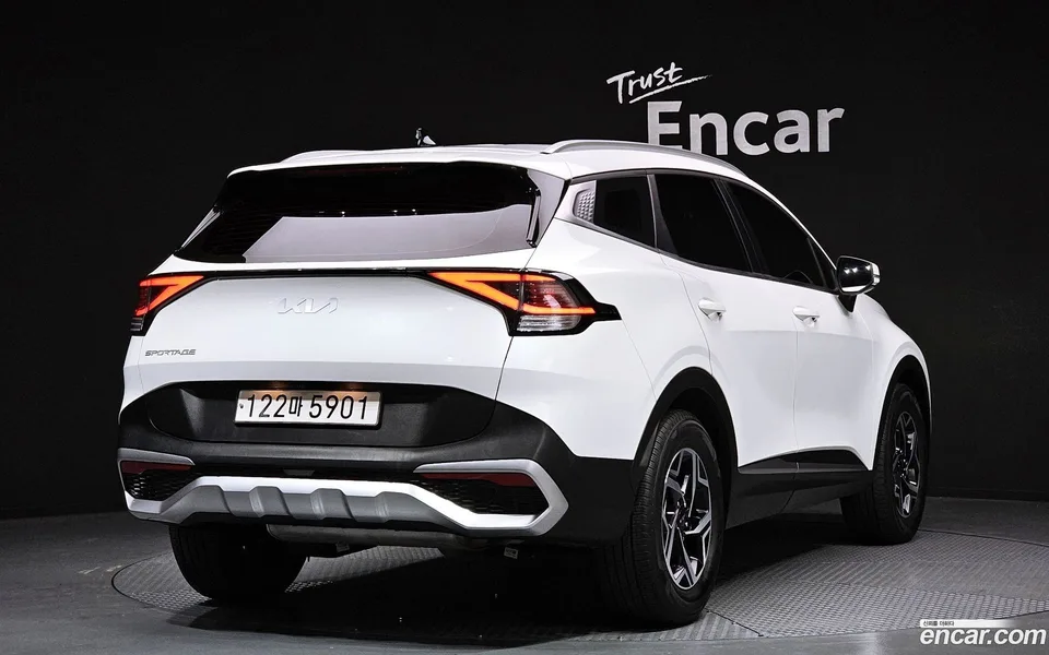 Kia Sportage 1.6 2WD 2023 — миниатюра 2