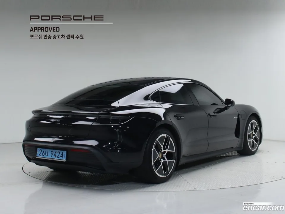 Porsche Taycan 2024 — миниатюра 2