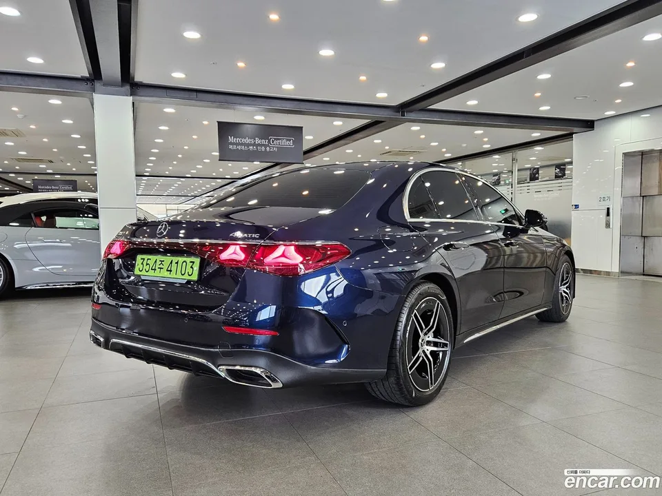 Mercedes-Benz E-Class E300 4MATIC AMG Line 2024 — миниатюра 2