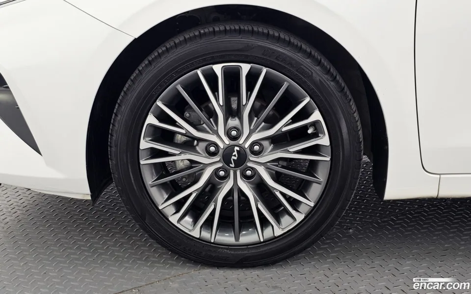 Kia K3 1.6 2022 — миниатюра 5