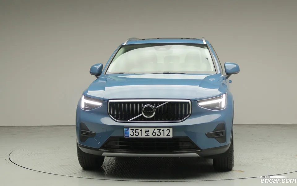 Volvo XC40 B4 2025 — миниатюра 3