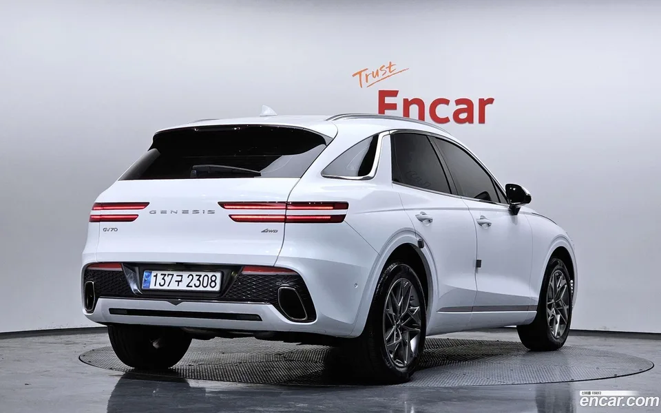 Genesis GV70 2.5T AWD 2024 — миниатюра 2