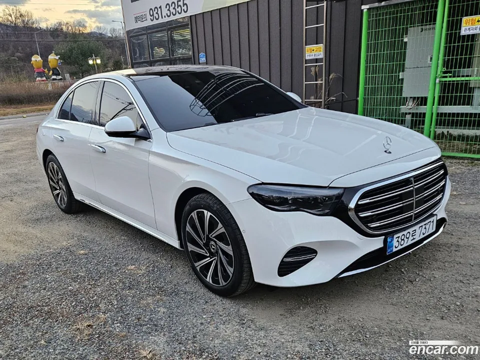 Mercedes-Benz E-Class E300 4MATIC 2025 — миниатюра 2