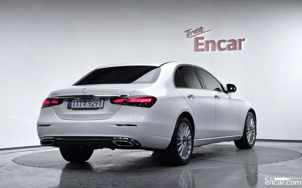 Mercedes-Benz E-Class E250 2022 — миниатюра 2