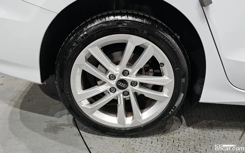 Audi A3 (8Y) 40 TFSI 2024 — миниатюра 5