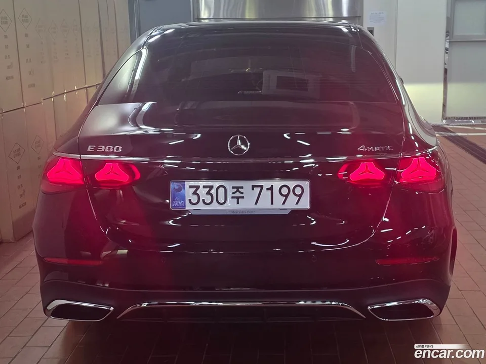 Mercedes-Benz E-Class E300 4MATIC AMG Line 2025 — миниатюра 4
