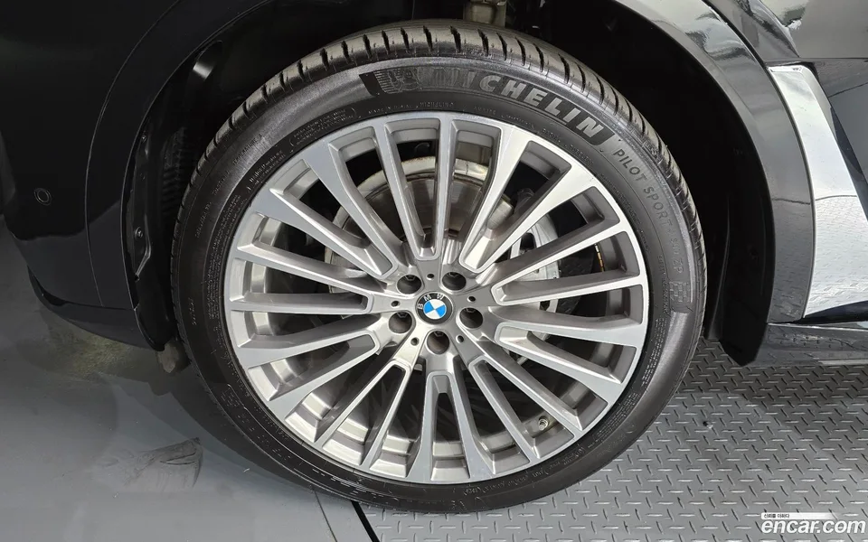 BMW X7 xDrive 40i 6 2025 — миниатюра 5