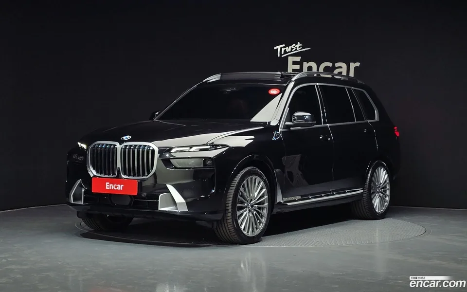 BMW X7 xDrive 40i 6 2025 — фото 1, купить с доставкой в Москву