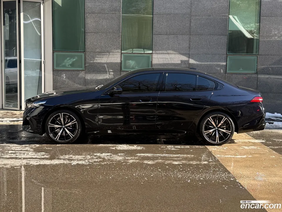 BMW 5 Series 530i xDrive M 2025 — миниатюра 3