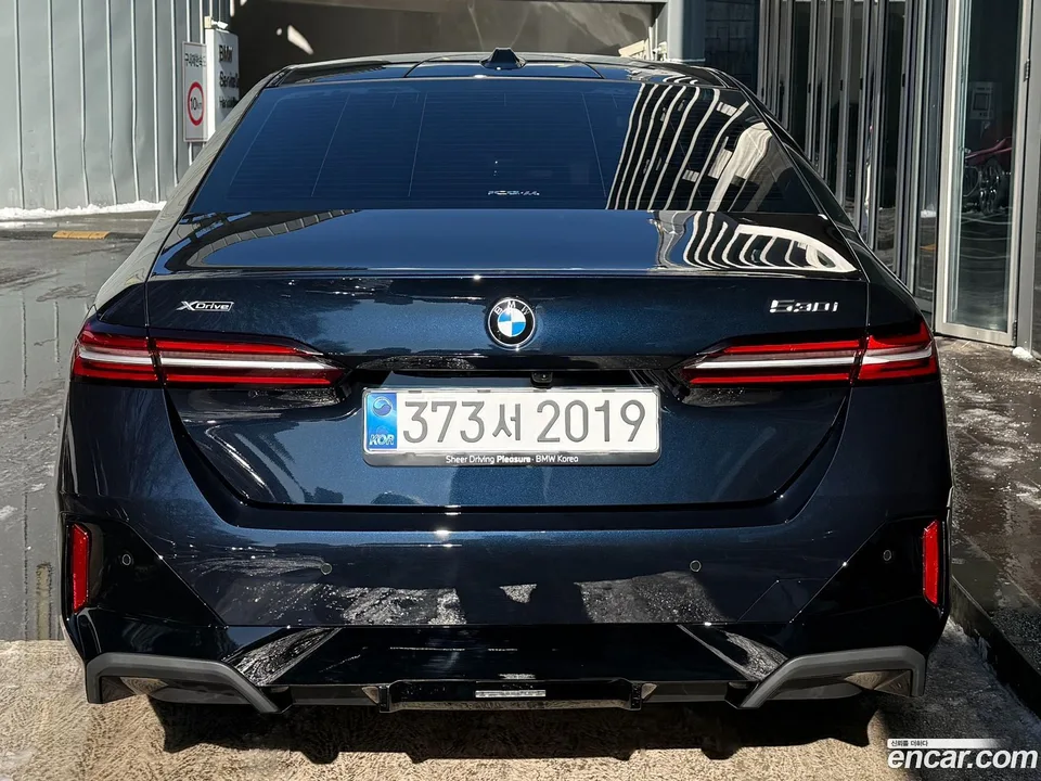 BMW 5 Series 530i xDrive M 2025 — миниатюра 5