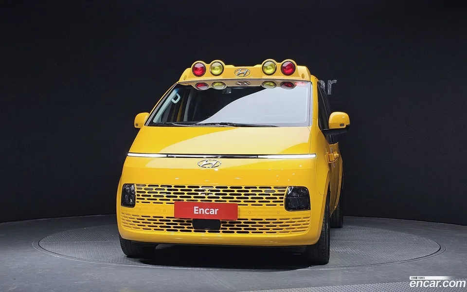 Hyundai Staria L3.5 2023 — миниатюра 3