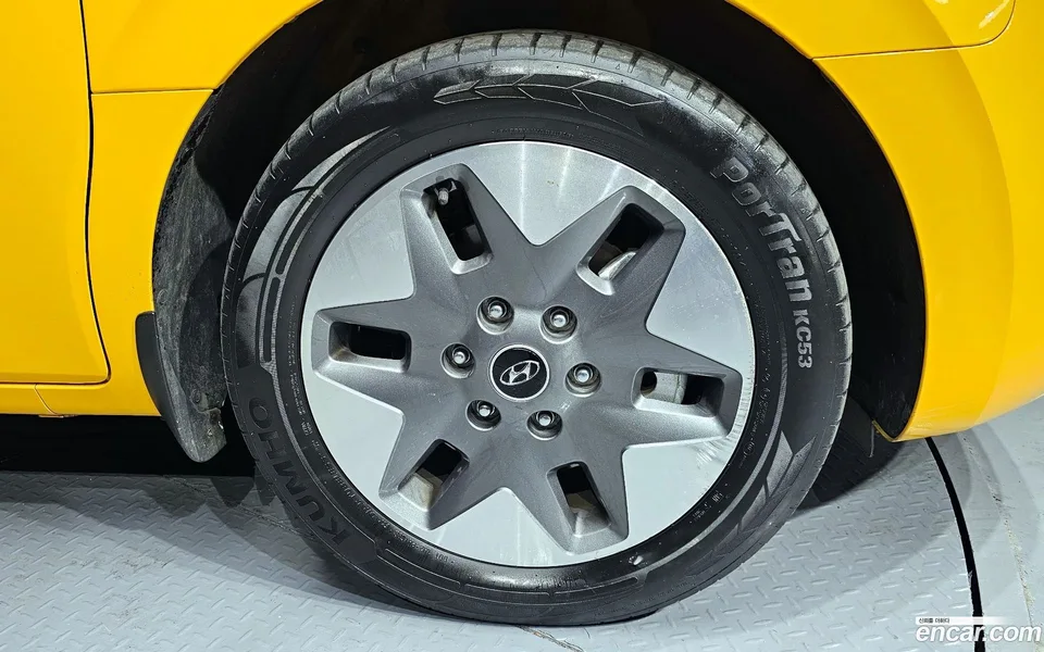 Hyundai Staria L3.5 2023 — миниатюра 5