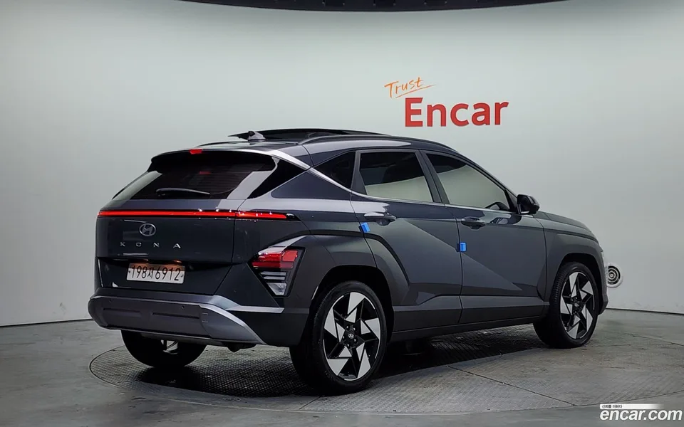 Hyundai Kona 1.6 2WD 2023 — миниатюра 2