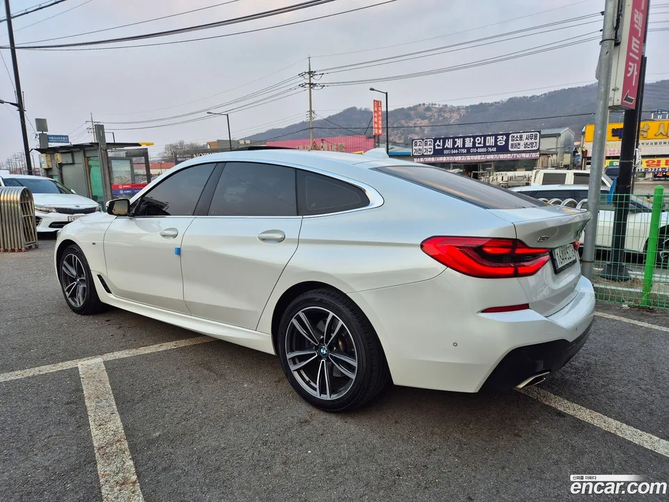 BMW 6 Series GT 620d M 2022 — миниатюра 3