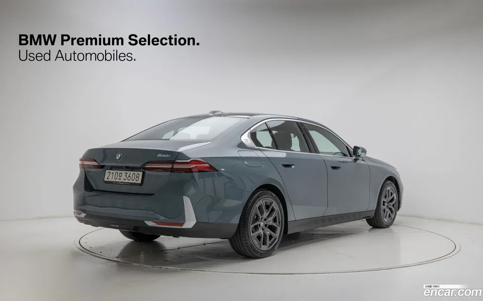 BMW 5 Series 520i 2025 — миниатюра 4