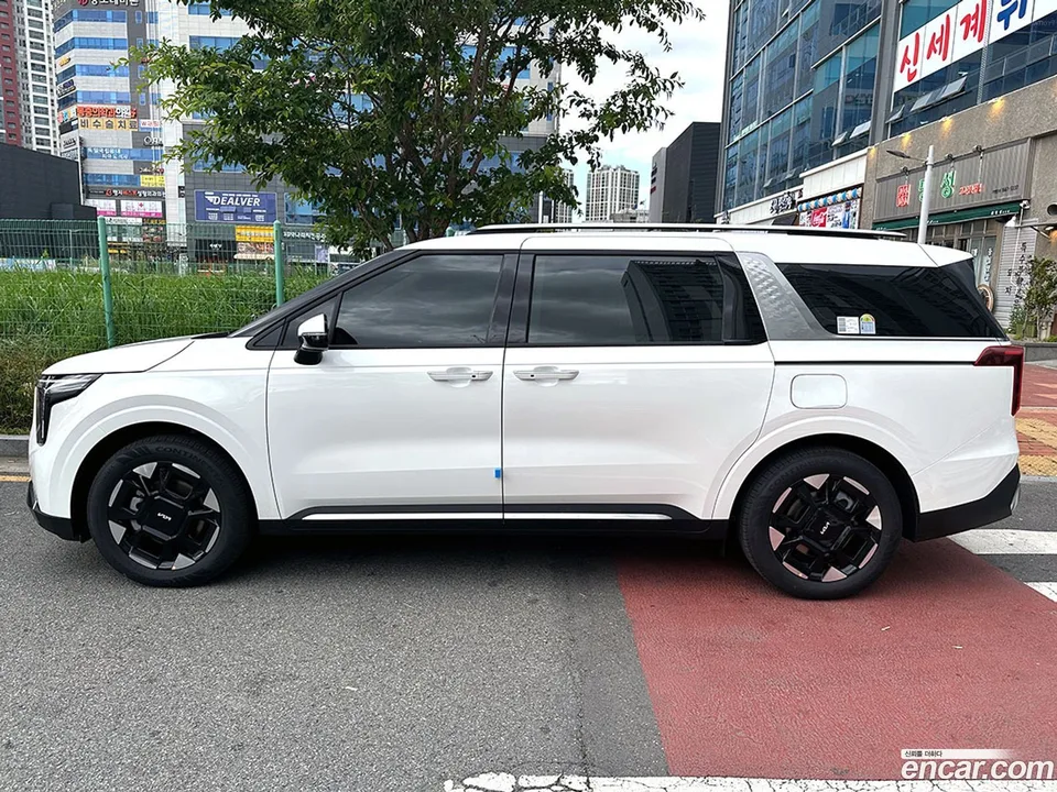 Kia Carnival HEV 9 2024 — миниатюра 5