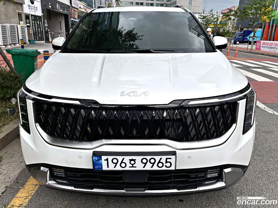 Kia Carnival HEV 9 2024 — фото 1, купить с доставкой в Москву
