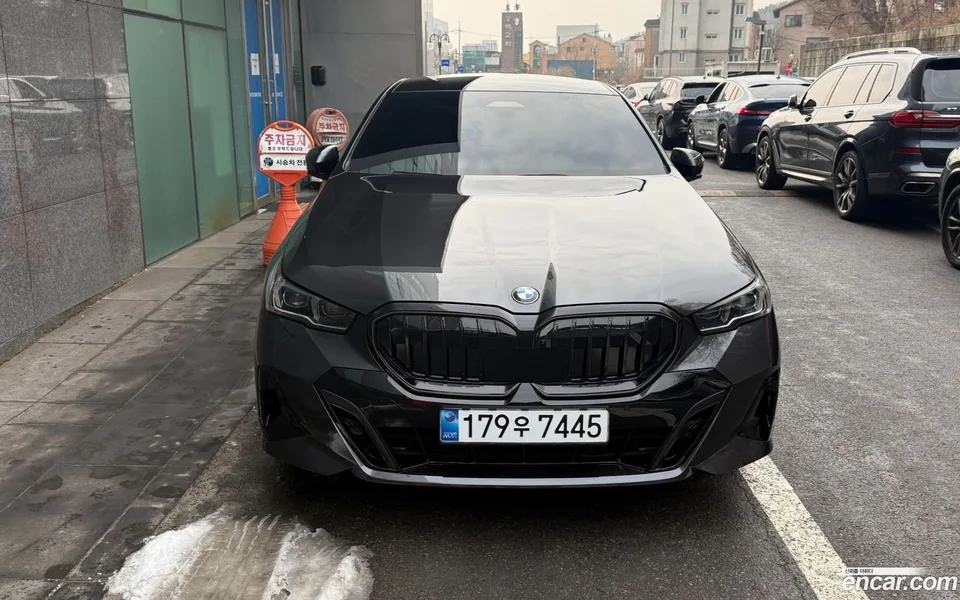 BMW 5 Series 520i M 2026 — фото 1, купить с доставкой в Москву