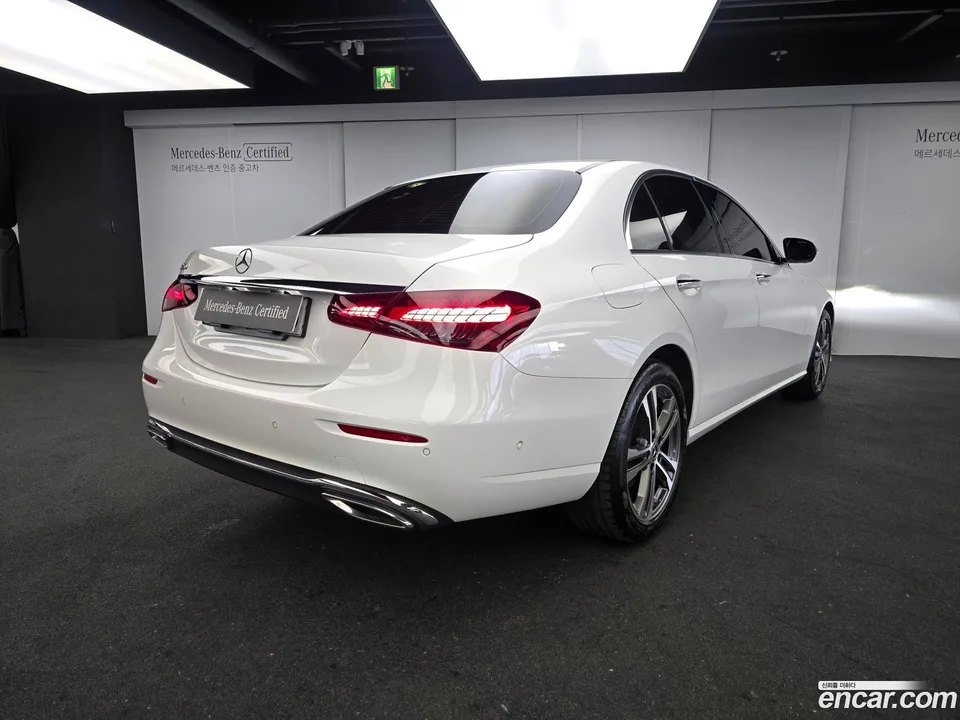 Mercedes-Benz E-Class E250 2023 — миниатюра 2