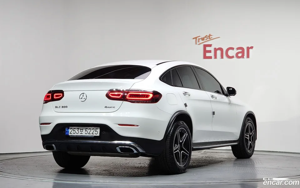 Mercedes-Benz GLC-Class GLC300 4MATIC 2023 — миниатюра 2
