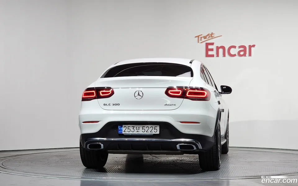 Mercedes-Benz GLC-Class GLC300 4MATIC 2023 — миниатюра 4