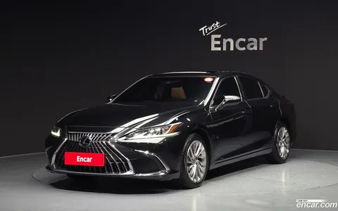 Lexus ES 300h 2023 купить в Москве