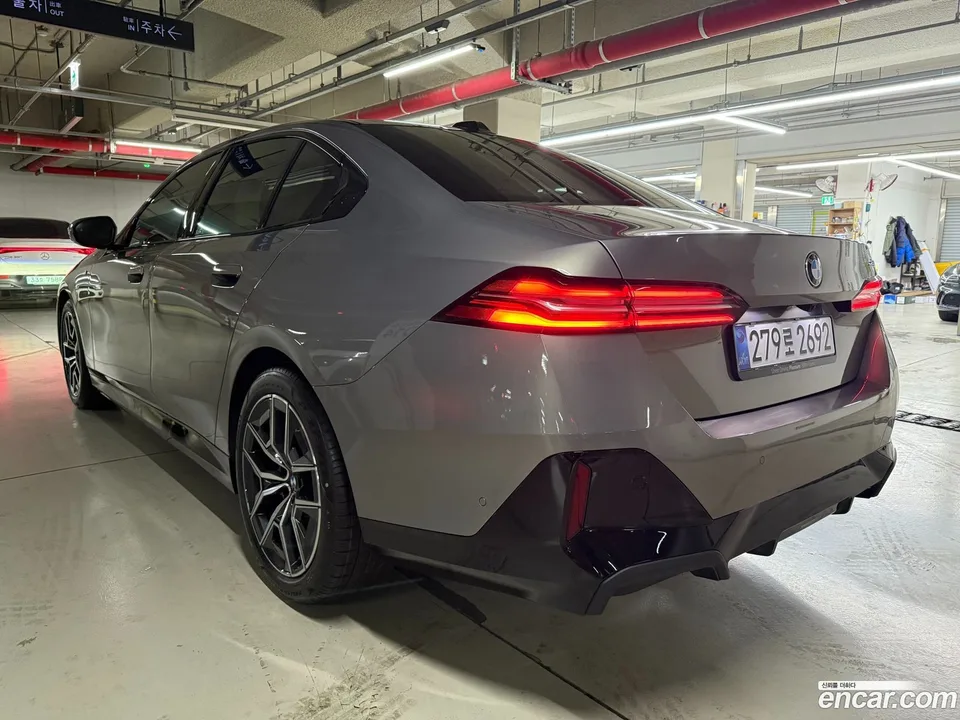 BMW 5 Series 520i M 2025 — миниатюра 5
