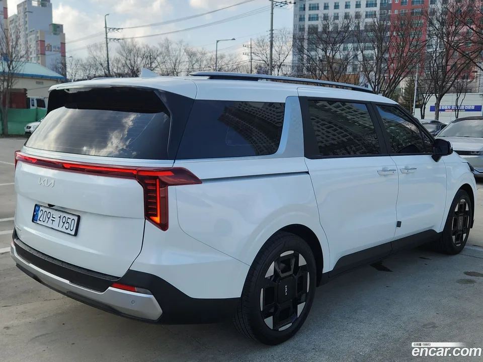 Kia Carnival 9 2024 — миниатюра 5