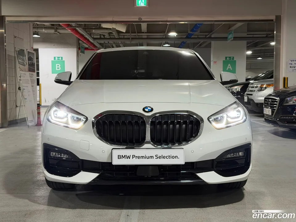 BMW 1 Series 120i 2023 — миниатюра 2