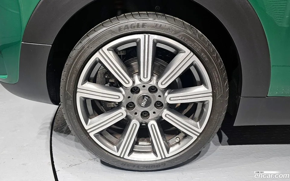 MINI Cooper S Clubman 2022 — миниатюра 5