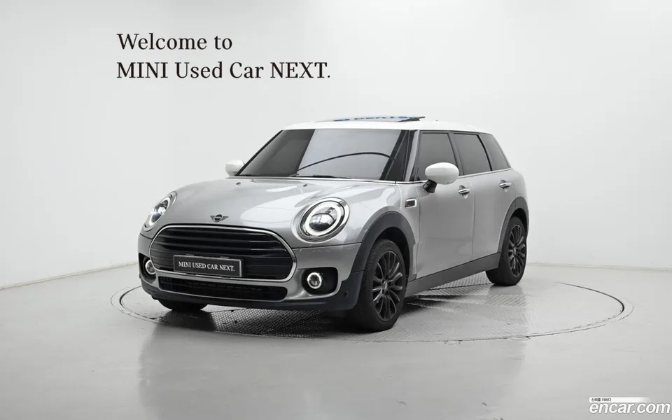 MINI Cooper Clubman 2023 — фото 1, купить с доставкой в Москву