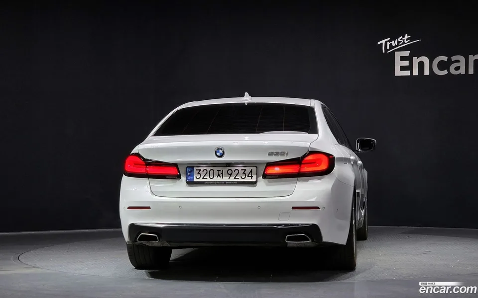 BMW 5 Series 530i 2023 — миниатюра 4