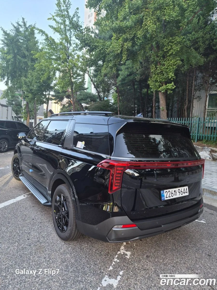 Kia Carnival HEV 9 X Line 2025 — миниатюра 2