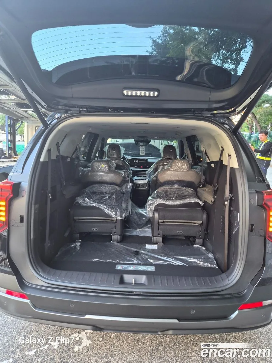 Kia Carnival HEV 9 X Line 2025 — миниатюра 5