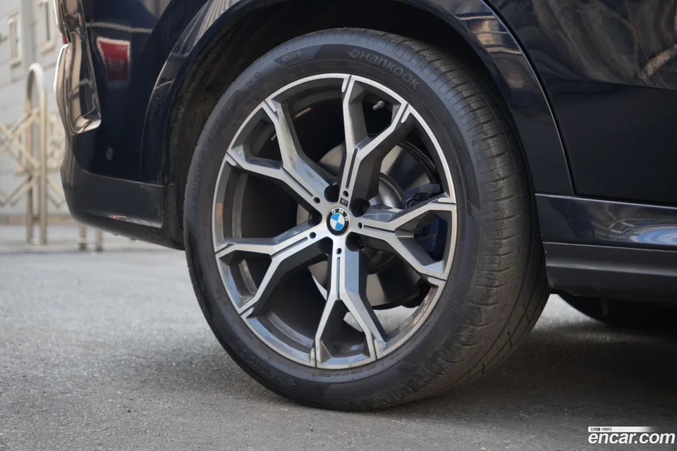 BMW X6 xDrive40i M 2023 — миниатюра 4