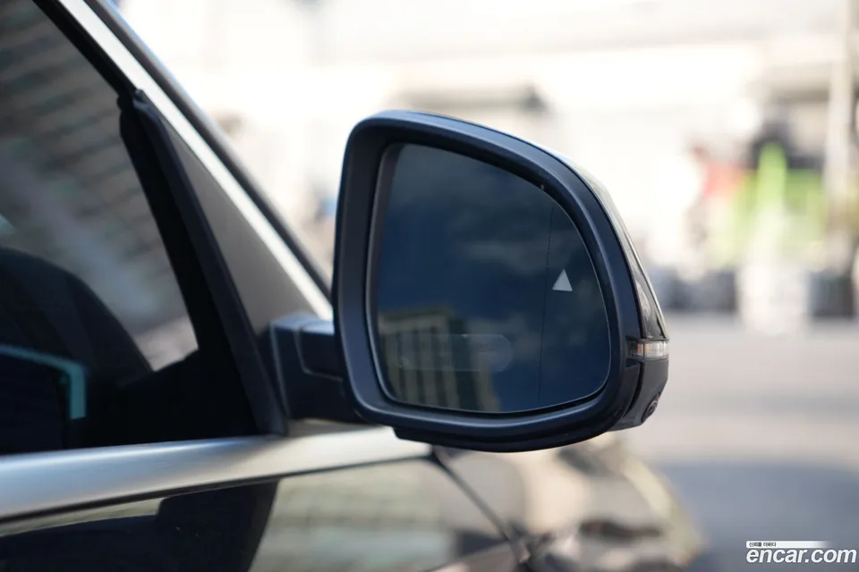 BMW X6 xDrive40i M 2023 — миниатюра 5