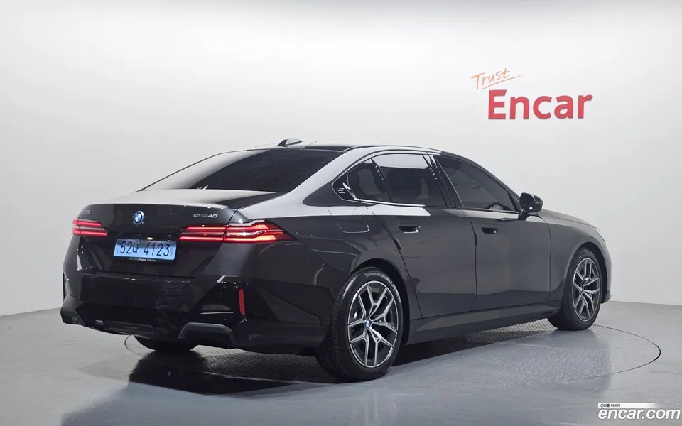 BMW i5 xDrive 40 M 2025 — миниатюра 2
