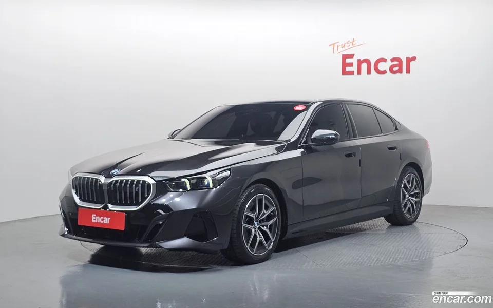 BMW i5 xDrive 40 M 2025 — фото 1, купить с доставкой в Москву