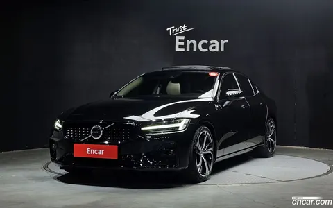 Volvo S60 2023 купить в Москве