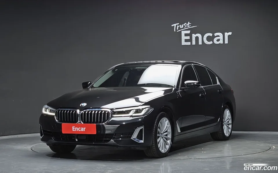 BMW 5 Series 530i xDrive 2023 — фото 1, купить с доставкой в Москву