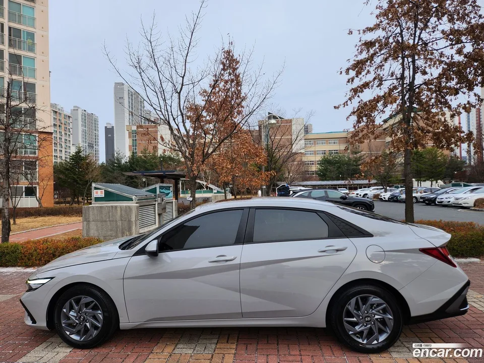 Hyundai Avante CN7 1.6 2024 — миниатюра 2